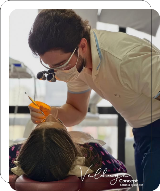 Valduga Concept | Sorrisos Exclusivos - Especialista em Lentes de Contato em Porcelana - Facetas de resina - Implantes Dentários Unitários e Protocolo Sueco Branemark - Odontologia Estética em Caxias do Sul
